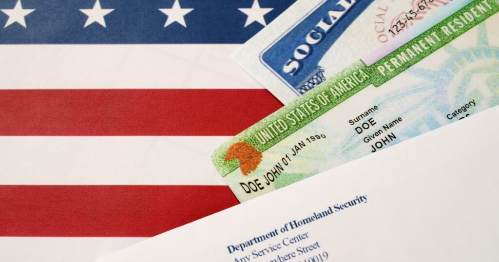 Mais de 174 mil brasileiros conquistam Green Card nos EUA em 10 anos