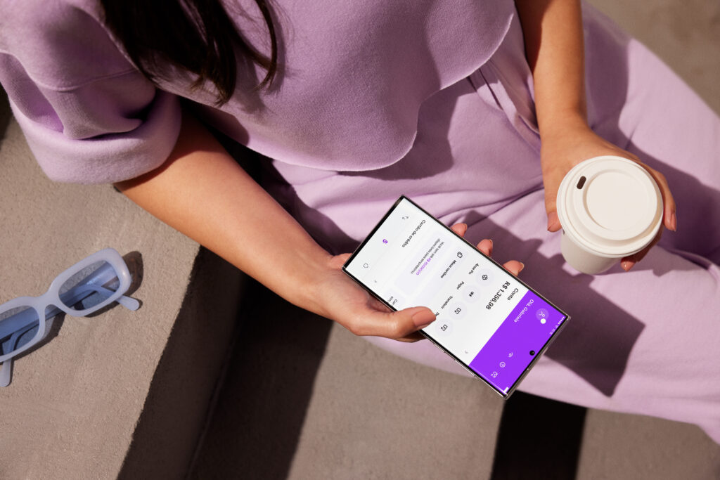 Nubank lança Croma com cartão Platinum, cashback e investimentos para classe média